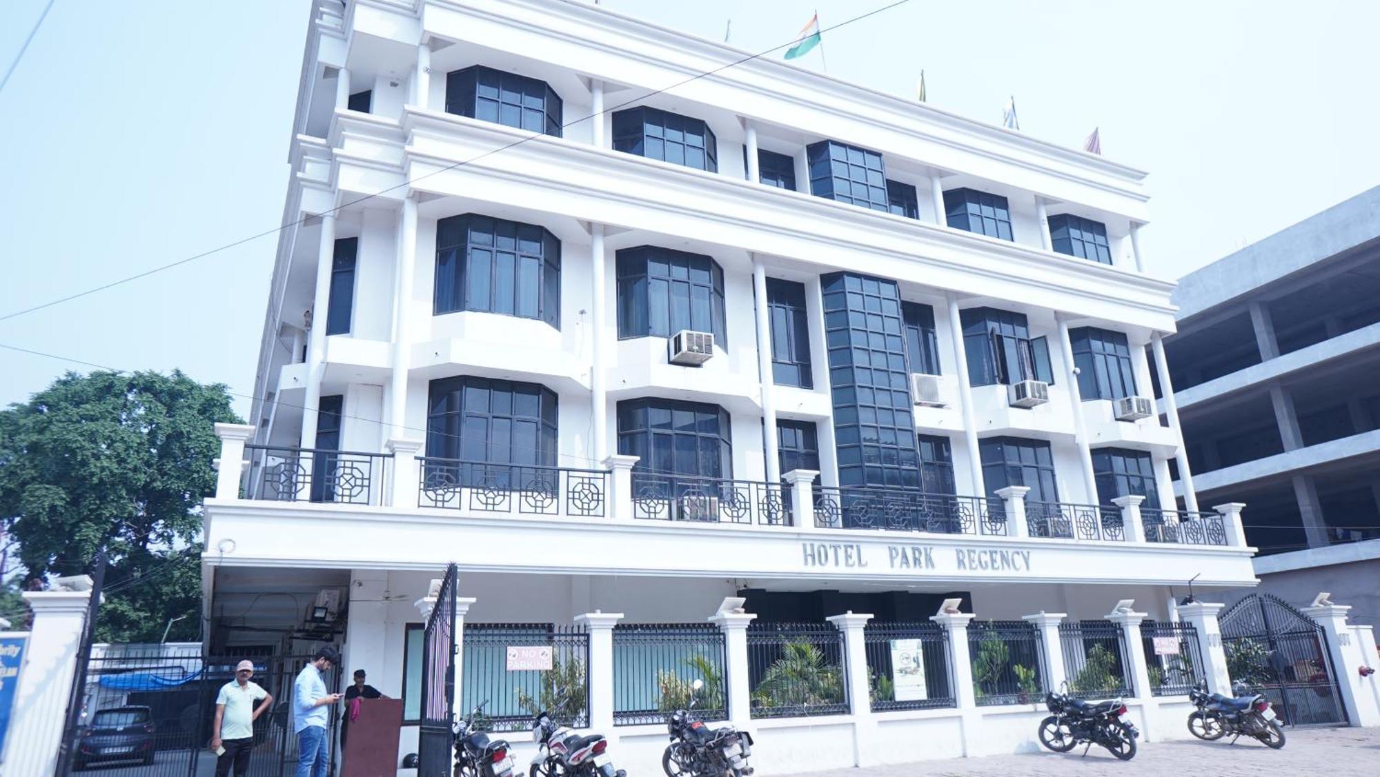 Hotel Park Regency Gorakhpur Dış mekan fotoğraf
