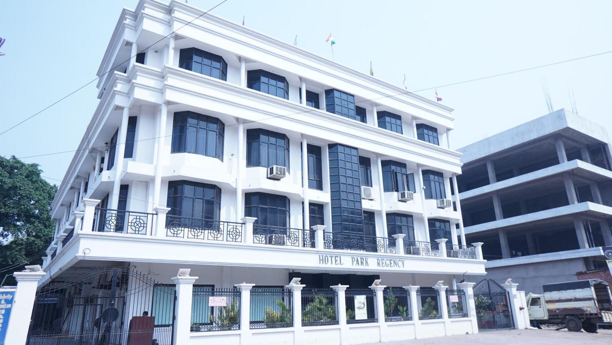 Hotel Park Regency Gorakhpur Dış mekan fotoğraf